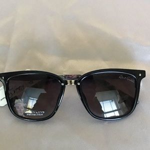 Robert Graham, EST01,unisex,100%UVA.UVB PROTECTION, metal temples &frame inside